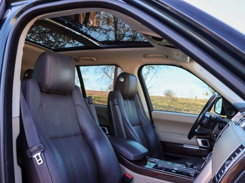 Used 2015 Land Rover Range Rover HSE image 21