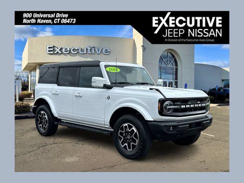 Used 2024 Ford Bronco Outer Banks AWD/4WD image 1