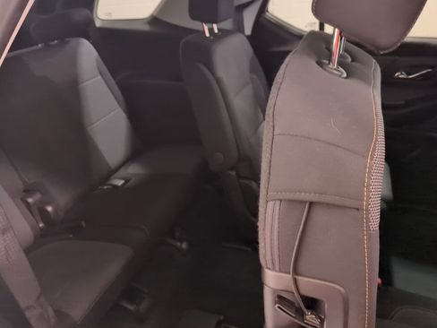 Used 2021 Chevrolet Traverse LT image 13