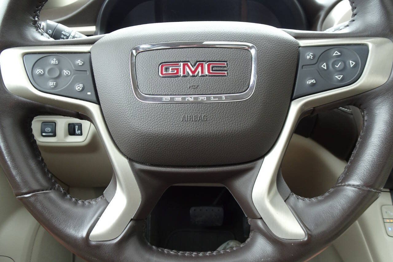 Used 2019 GMC Acadia Denali w/ Technology Package AWD/4WD image 25