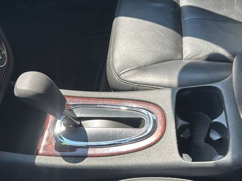 Used 2011 Chevrolet Impala LT w/ Luxury Edition Package FWD image 21