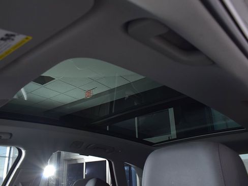 Used 2020 Audi Q5 e Prestige w/ Prestige Package image 14