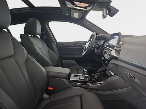 Certified 2024 BMW X4 M40i w/ Premium Package AWD/4WD image 9
