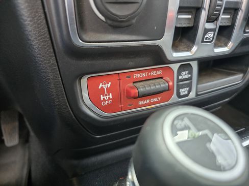 Used 2020 Jeep Gladiator Rubicon AWD/4WD image 26