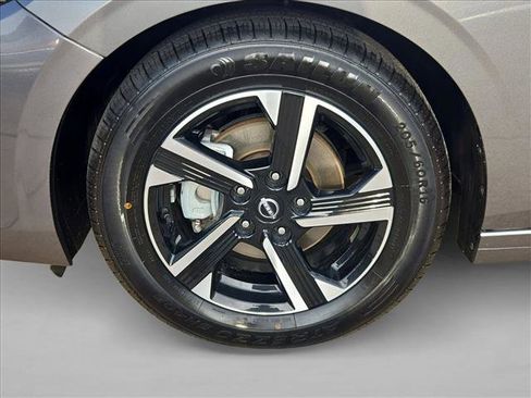 Used 2024 Nissan Sentra SV FWD image 22