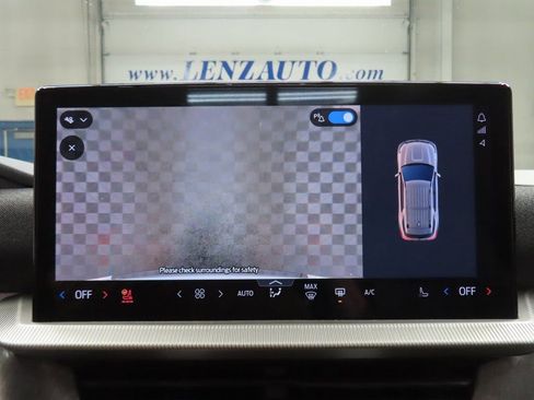 Used 2025 Ford Explorer Platinum image 16