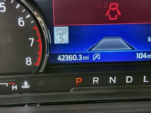 Used 2021 Ford Explorer XLT w/ Equipment Group 202A AWD/4WD image 19