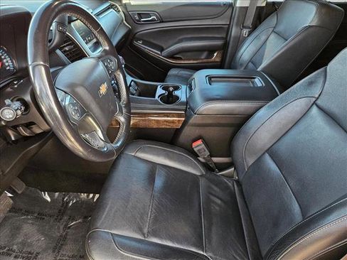 Used 2019 Chevrolet Suburban LT image 17