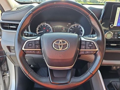 Used 2023 Toyota Highlander LE image 29