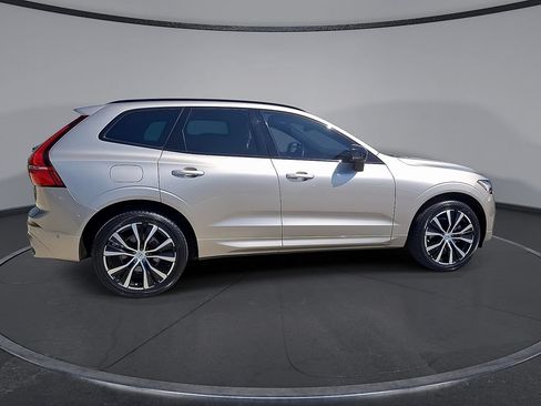 Certified 2024 Volvo XC60 B5 Ultimate w/ Protection Package Premier AWD/4WD image 7