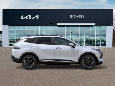 New 2026 Kia Sportage EX image 8