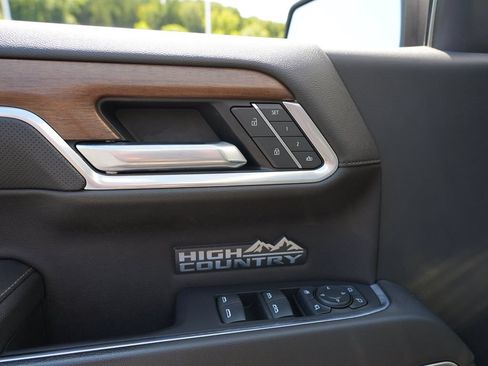 Certified 2022 Chevrolet Silverado 1500 High Country w/ High Country Premium Package AWD/4WD image 18
