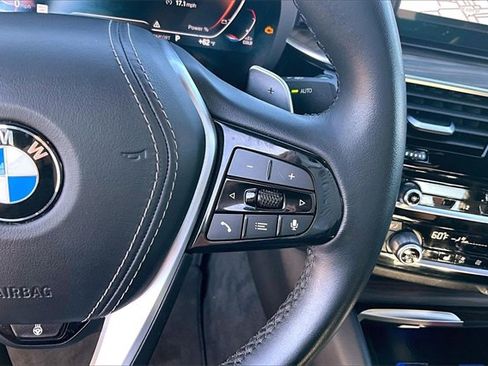 Used 2023 BMW 540i w/ Premium Package image 17