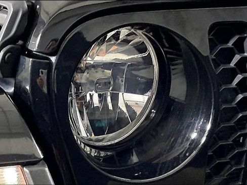 Used 2021 Jeep Gladiator Sport AWD/4WD image 35