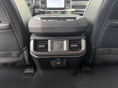 Used 2025 Ford F150 Lariat AWD/4WD image 44