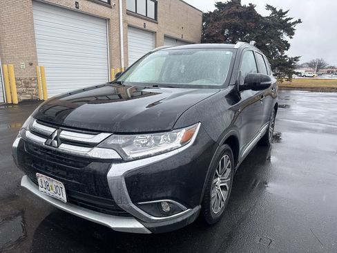 Used 2018 Mitsubishi Outlander GT image 3