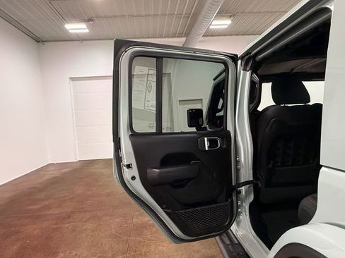 Used 2023 Jeep Wrangler Rubicon w/ Cold Weather Group image 46