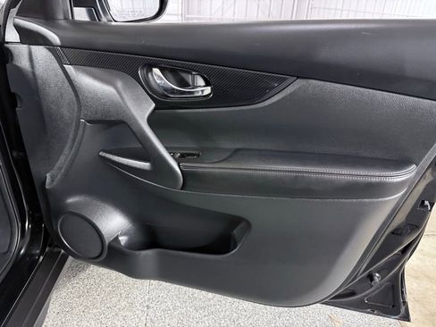 Used 2019 Nissan Rogue SL image 26