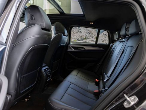 Certified 2025 BMW X4 xDrive30i image 22