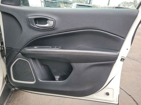 Used 2018 Jeep Compass Latitude w/ Popular Equipment Group image 19