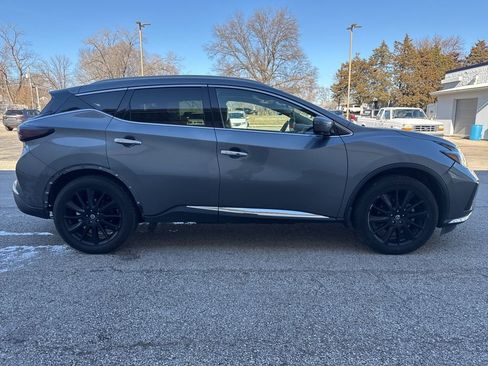 Used 2021 Nissan Murano Platinum image 2