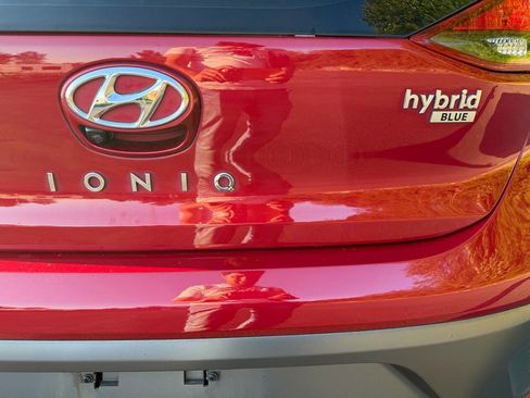 Used 2020 Hyundai Ioniq Blue FWD image 12