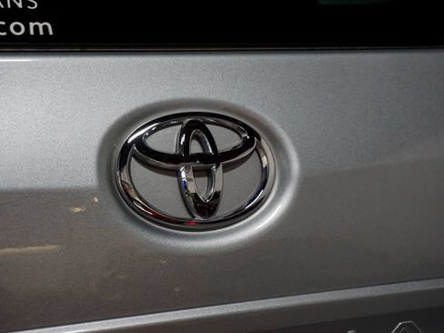 Used 2019 Toyota Sienna XLE Premium FWD image 54