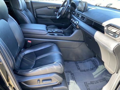 Used 2023 Honda Pilot Touring image 25