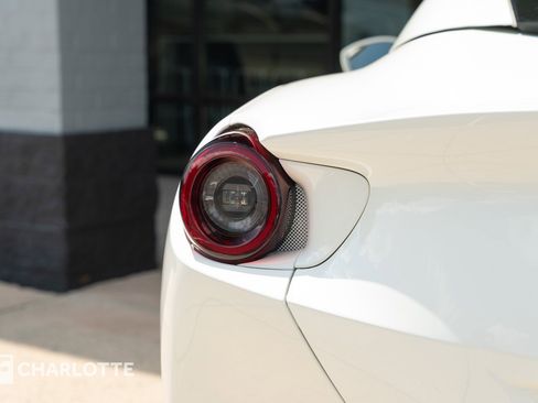 Used 2019 Ferrari Portofino image 14