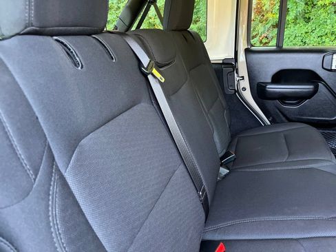 Used 2022 Jeep Wrangler Unlimited Sport AWD/4WD image 42