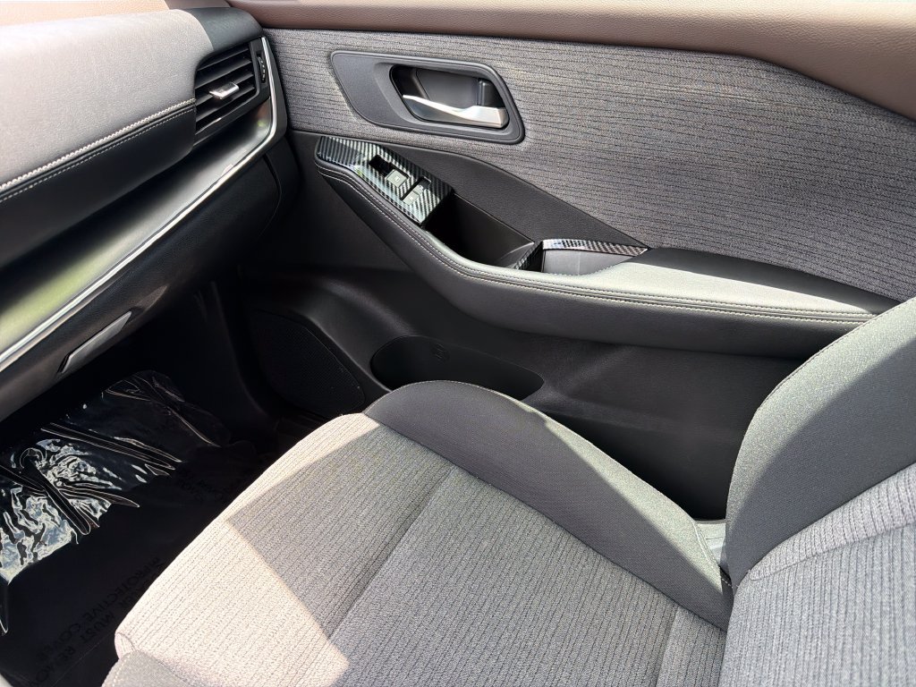 Certified 2023 Nissan Rogue SV FWD image 30