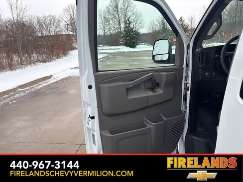 Used 2024 Chevrolet Express 3500 LT w/ LT Preferred Equipment Group image 9