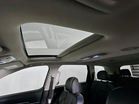 Used 2025 Kia Telluride S image 27