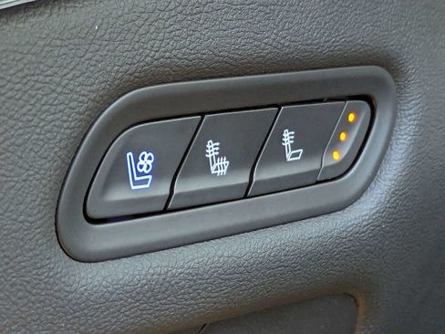 Used 2022 Cadillac Escalade ESV Premium Luxury RWD image 27
