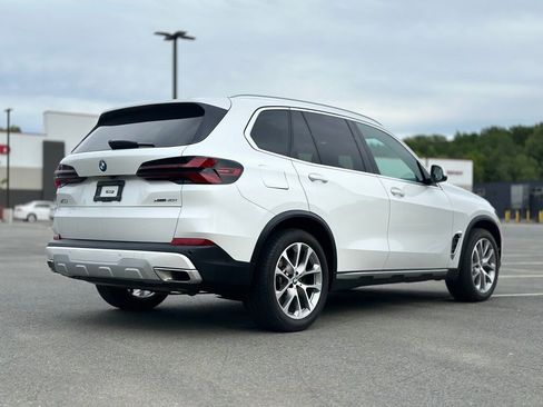 Used 2024 BMW X5 xDrive40i w/ Premium Package AWD/4WD image 7