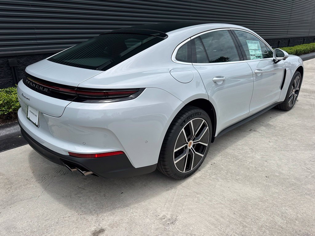 Used 2026 Porsche Panamera RWD image 10