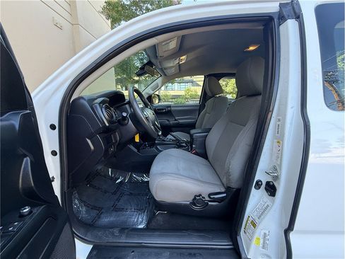 Used 2018 Toyota Tacoma SR RWD image 7