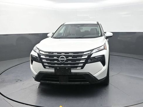 Used 2025 Nissan Rogue SV AWD/4WD image 2