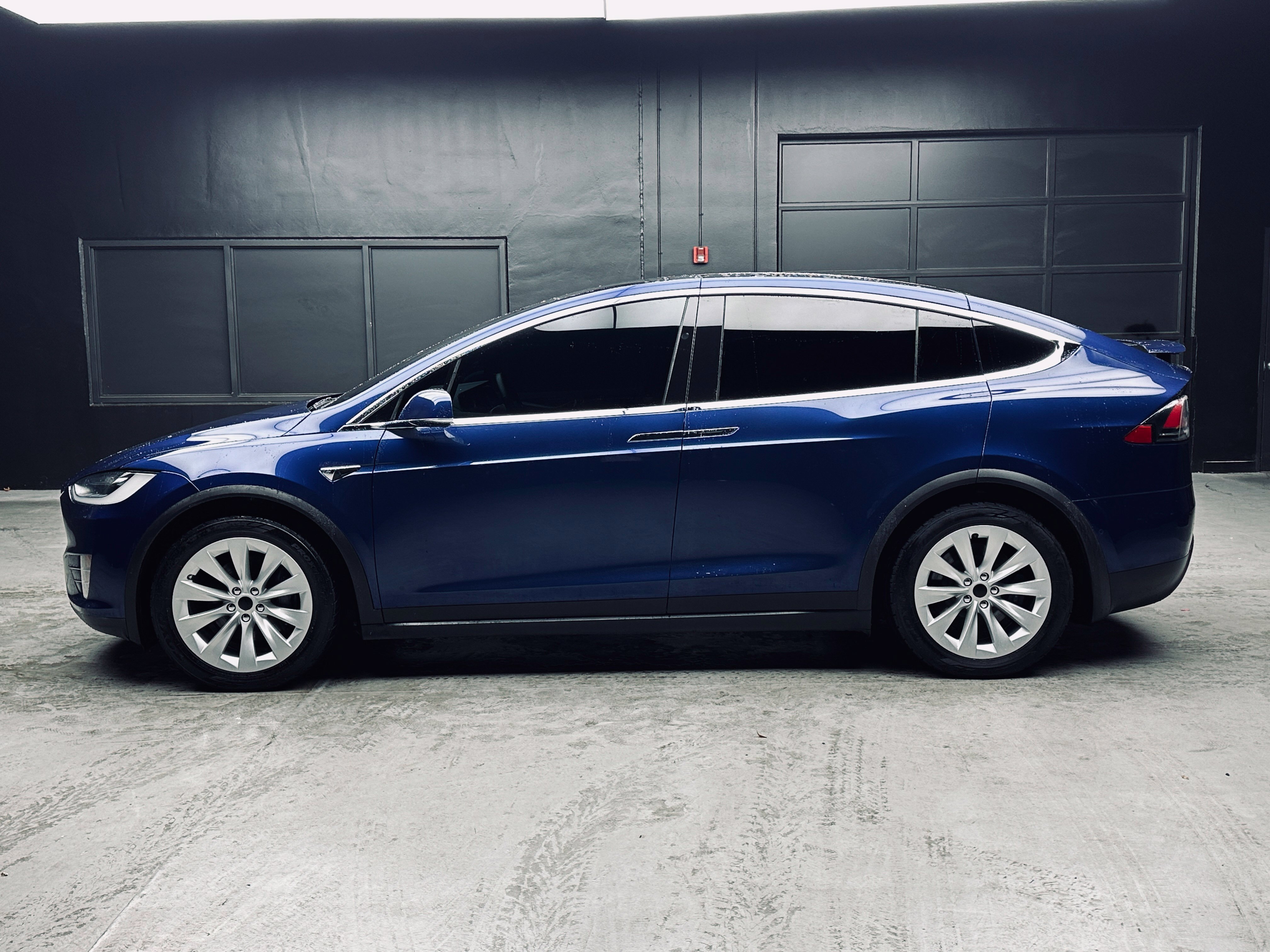 Used 2020 Tesla Model X Long Range AWD/4WD image 3