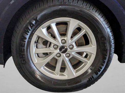 Used 2023 Kia Carnival LX FWD image 25