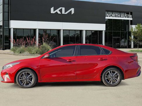 Used 2022 Kia Forte LXS w/ LXS Technology Package image 4