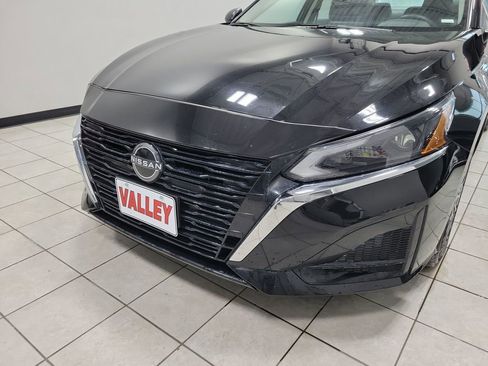 Used 2024 Nissan Altima 2.5 SV image 27