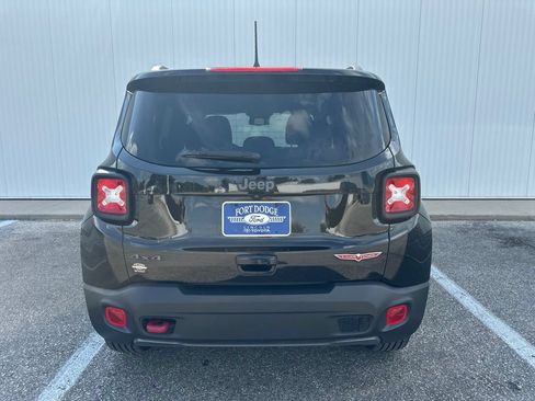Used 2022 Jeep Renegade Trailhawk AWD/4WD image 6