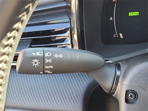 Used 2025 Toyota Camry SE image 16