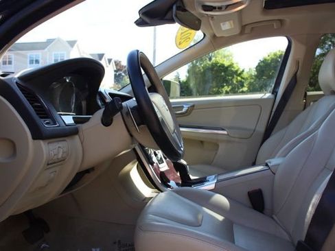 Used 2015 Volvo XC60 T6 w/ Proximity Package AWD/4WD image 26