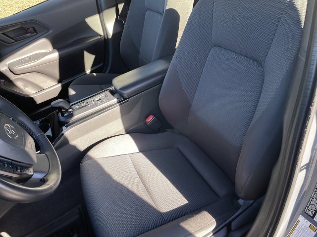 Used 2025 Toyota Prius LE FWD image 13