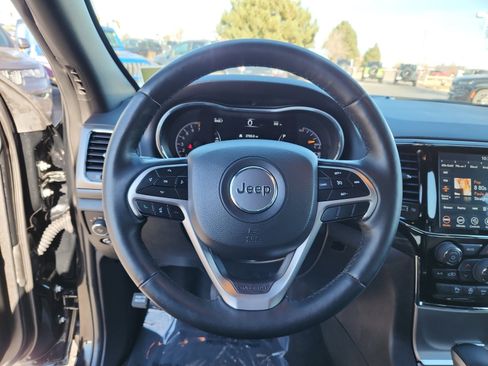 Used 2022 Jeep Grand Cherokee Laredo X image 9