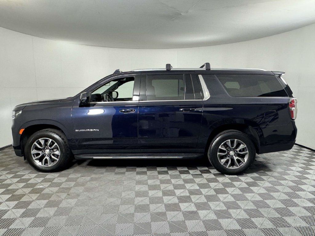 Used 2022 Chevrolet Suburban LT w/ LT Signature Package AWD/4WD image 11