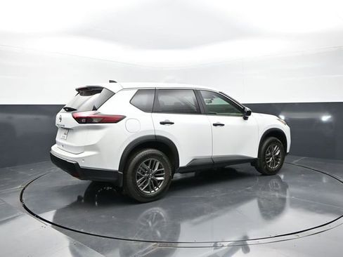 Certified 2025 Nissan Rogue S FWD image 7