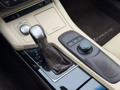 Used 2017 Lexus ES 350 350 w/ Premium Package image 27